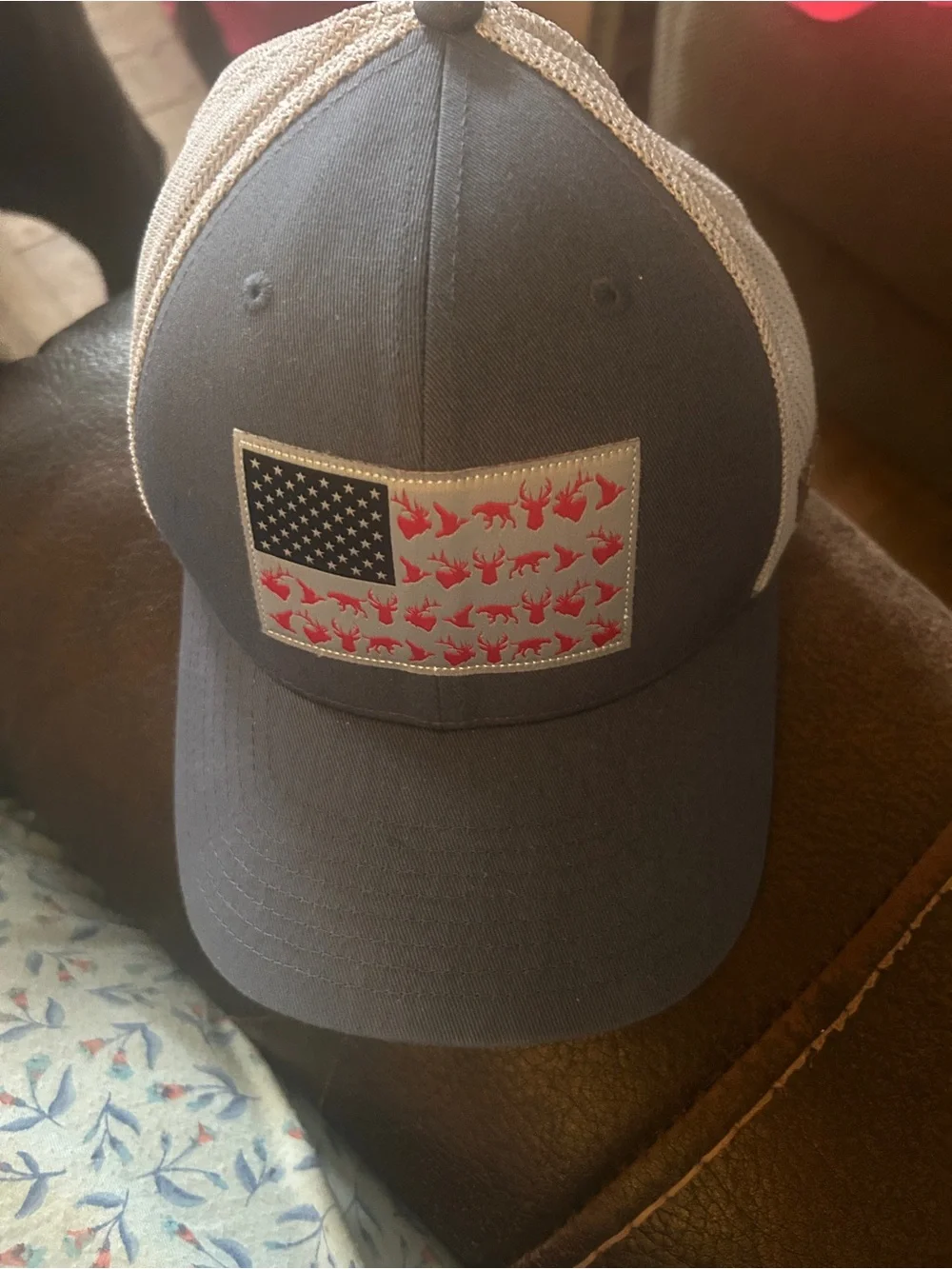 Columbia  American flag trucker hat
